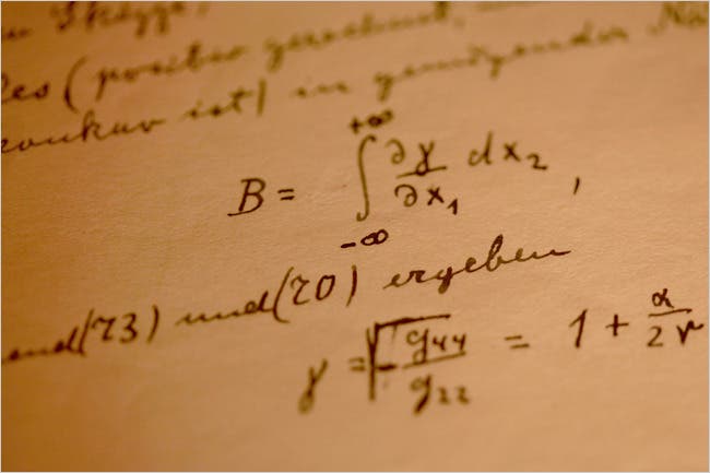 特殊相対性理論やE=mc²の公式など数々の重要な論文を発表