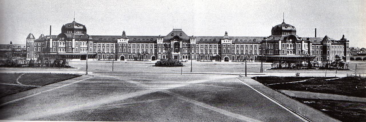 丸の内駅舎の完成直後の全景写真、1914年